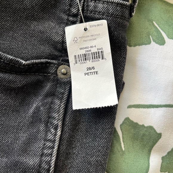 NWT Gap High Rise Vintage Slim Jeans with Washwell - Tags still on, Never worn. - Picture 10 of 10